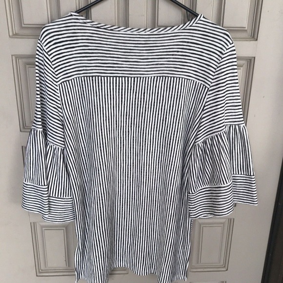 Jones New York Pullover SzM Stretch Knit Blk/Wht Stripes Bell Sleeve Pre-Owned - Picture 2 of 9